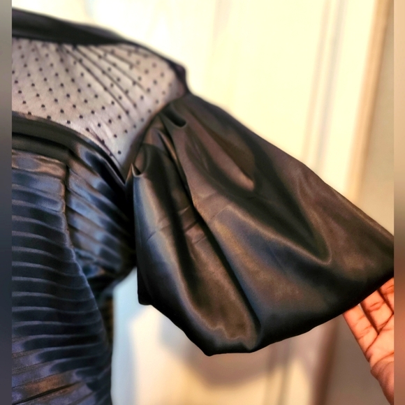 Nova Luxe black dress with puffy sleeves Size Size medium EUC - Picture 2 of 3